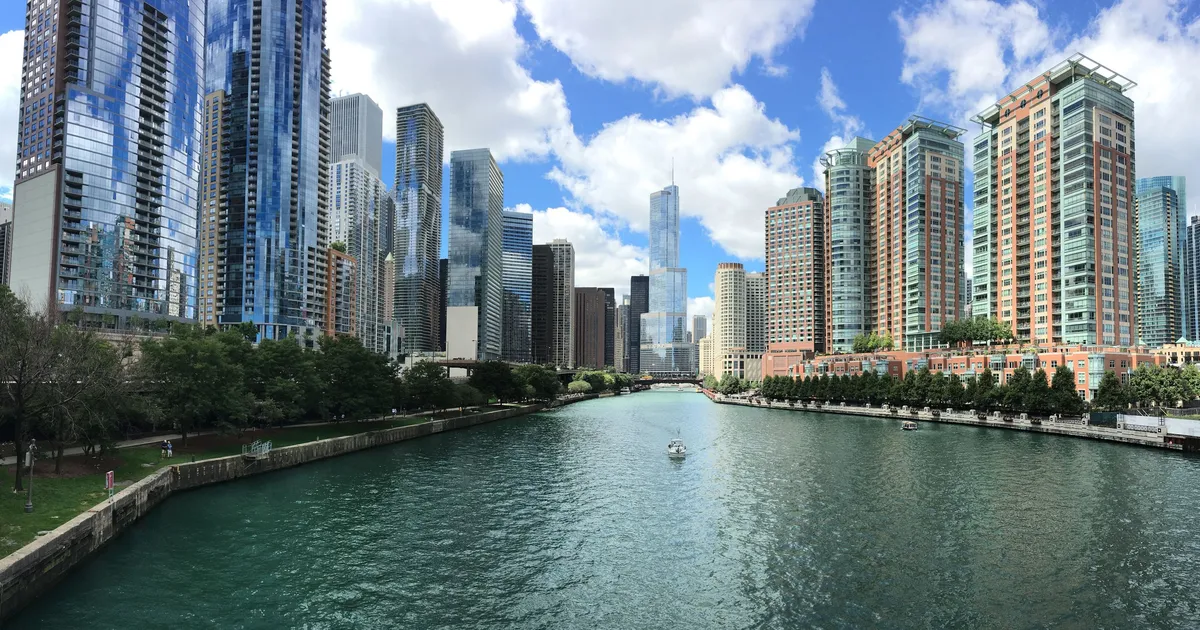 Chicago skyline and river at dusk — Dave's Hot Chicken Chicago locations guide