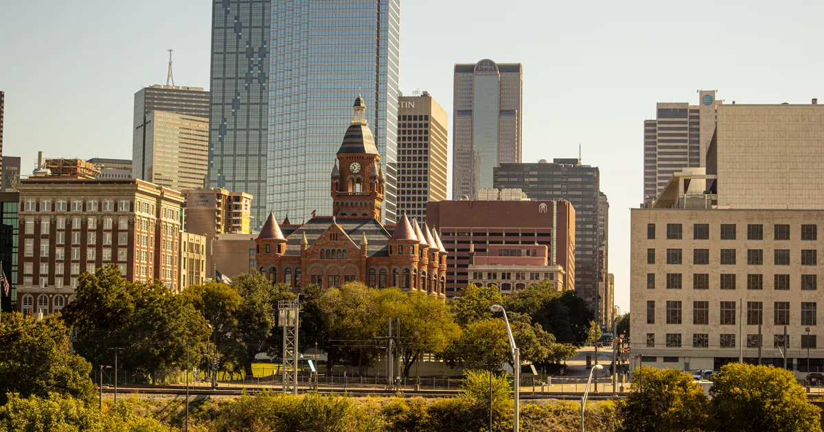 Dallas skyline at dusk — Dave's Hot Chicken Dallas locations guide