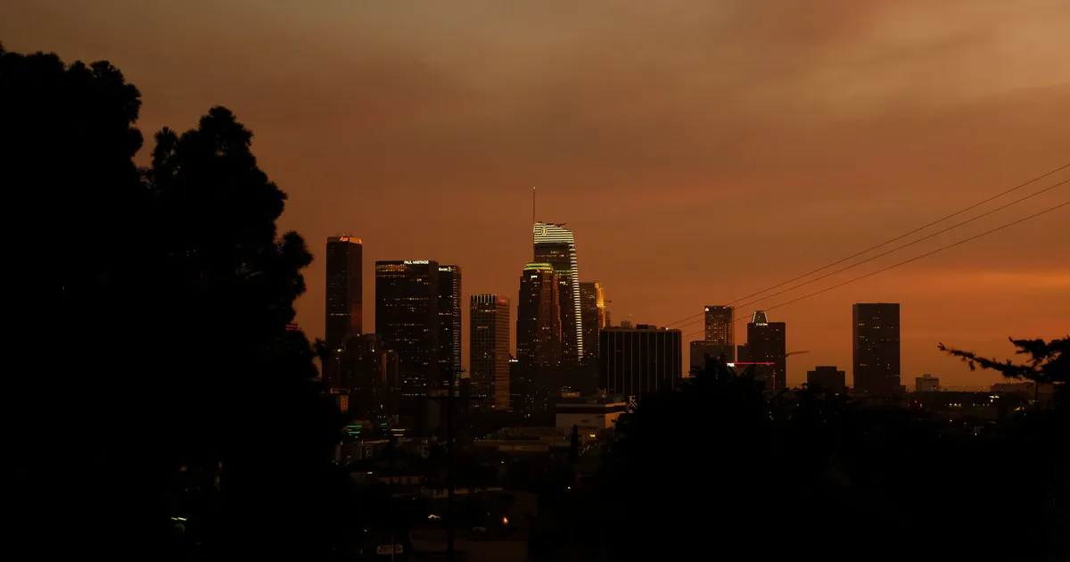 Los Angeles skyline at dusk — Dave's Hot Chicken Los Angeles locations guide