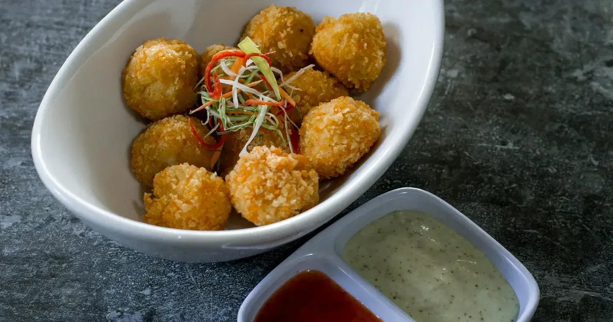 Dave’s Hot Chicken Cauliflower & Vegetarian Options